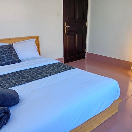 Mama Mega Homestay Pesanggaran Екстериор снимка