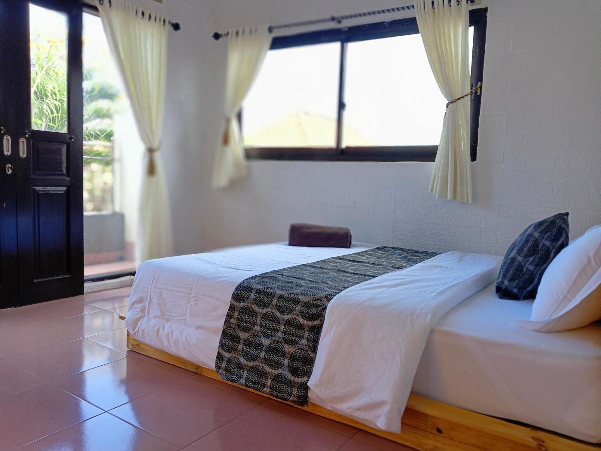 Mama Mega Homestay Pesanggaran Екстериор снимка
