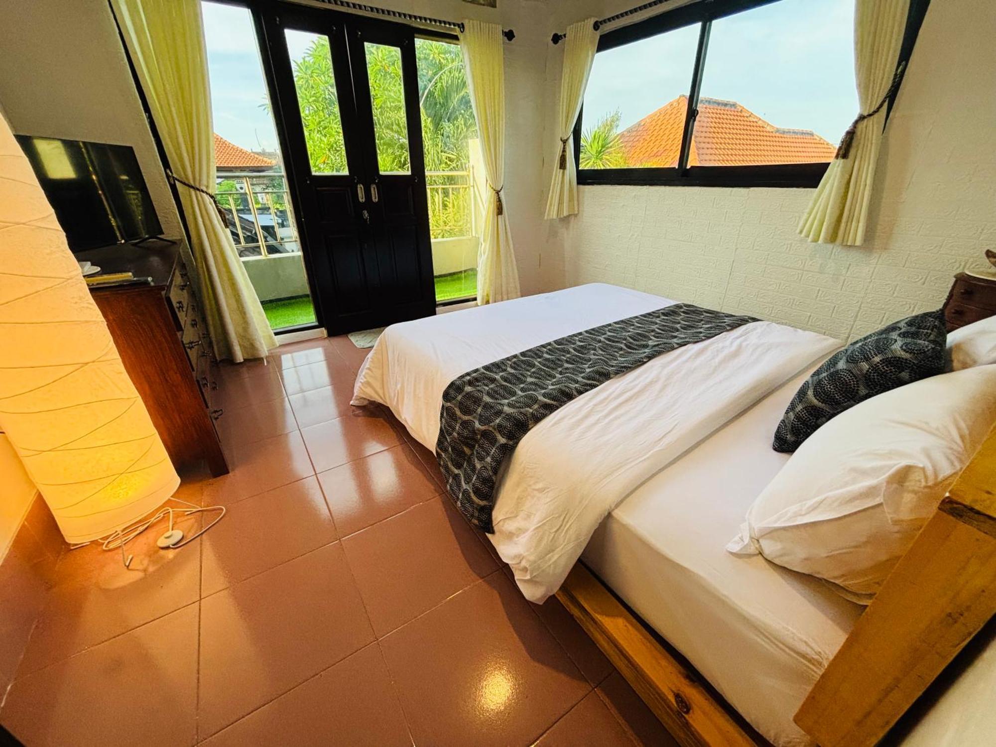 Mama Mega Homestay Pesanggaran Екстериор снимка