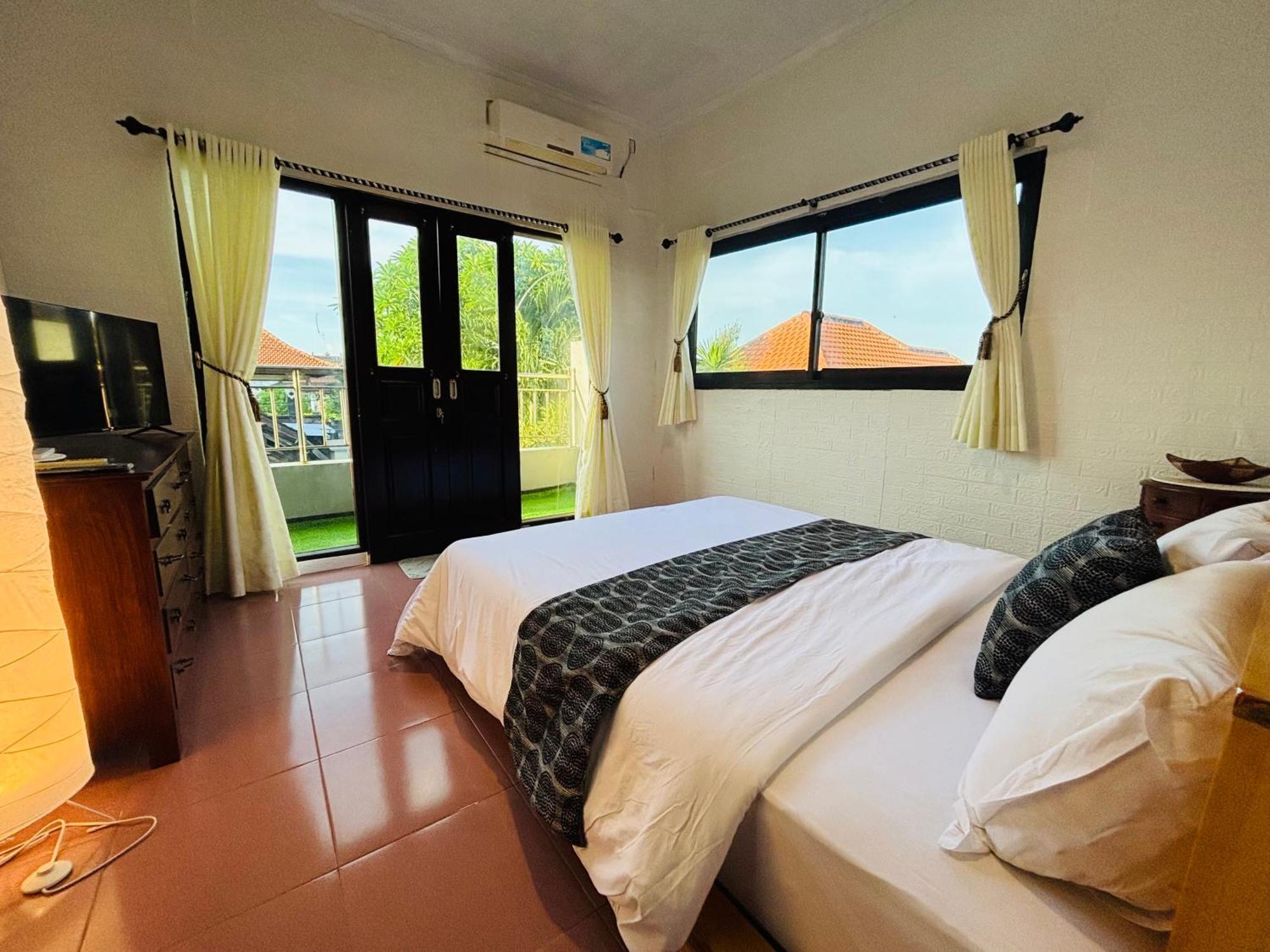 Mama Mega Homestay Pesanggaran Екстериор снимка